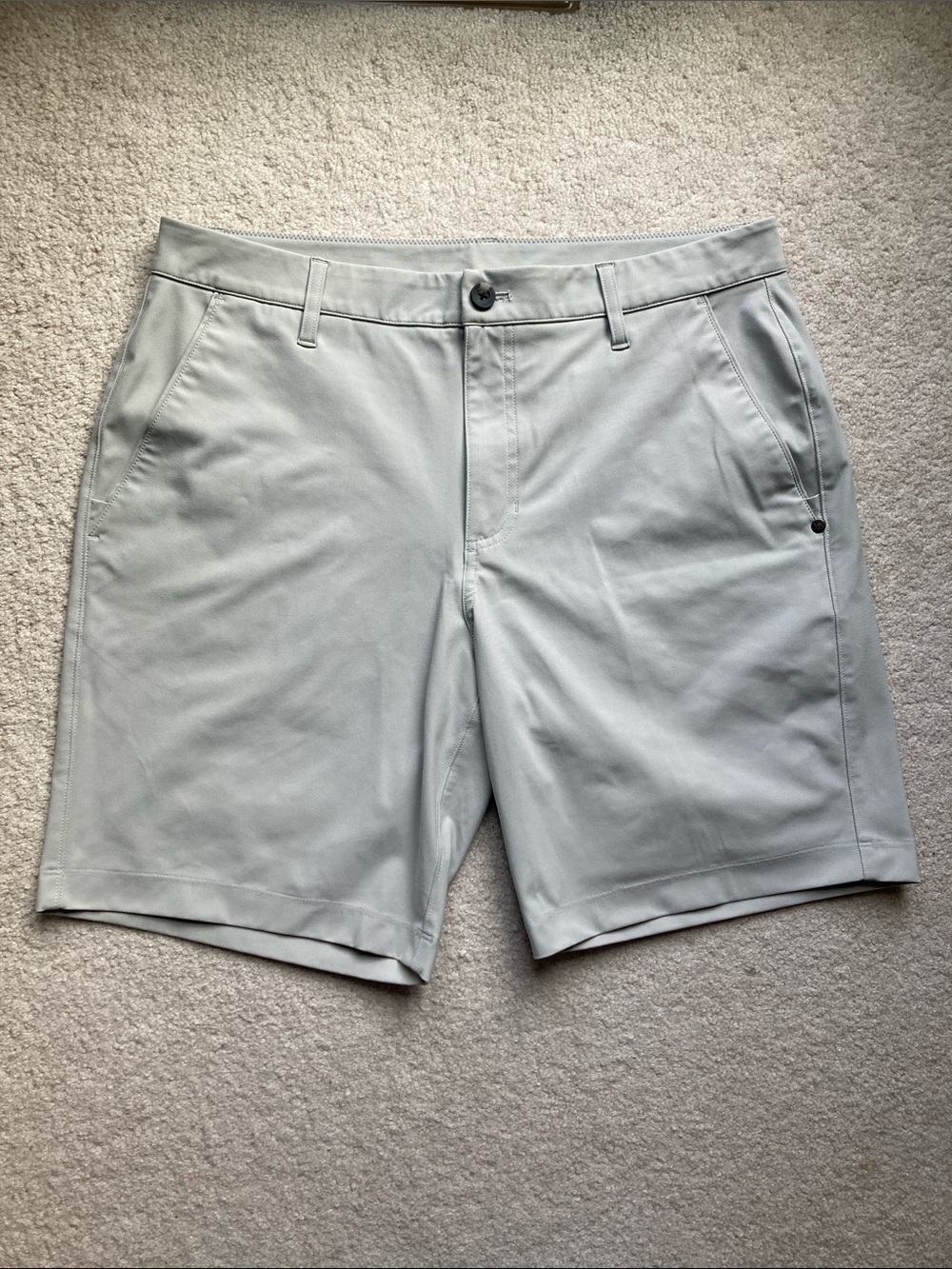 Vuori performance shorts